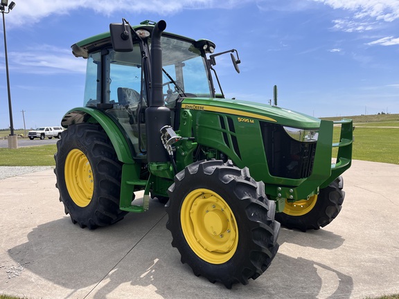 2025 John Deere 5095M - Photo4