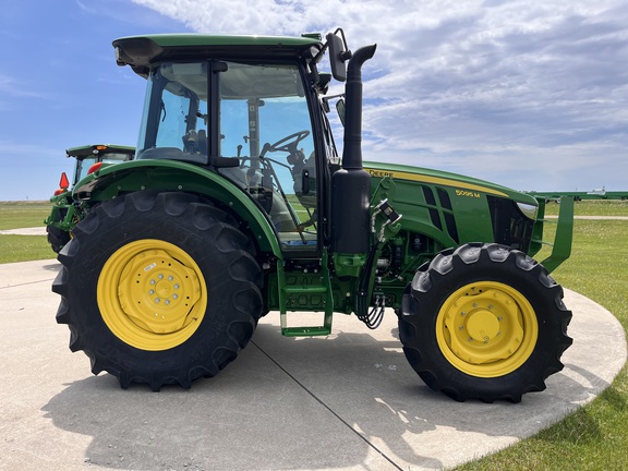 2025 John Deere 5095M - Photo5