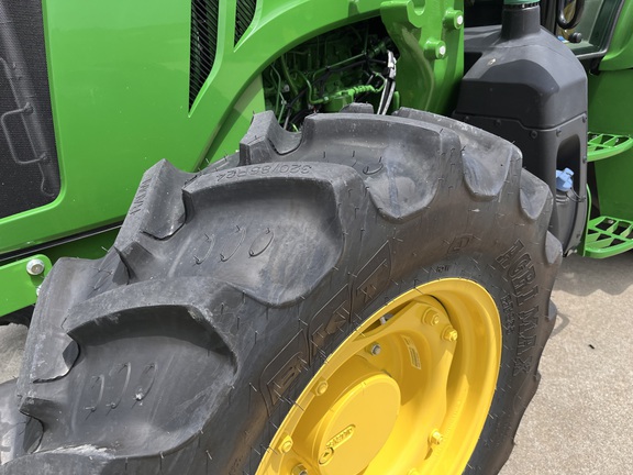 2025 John Deere 5095M - Photo12