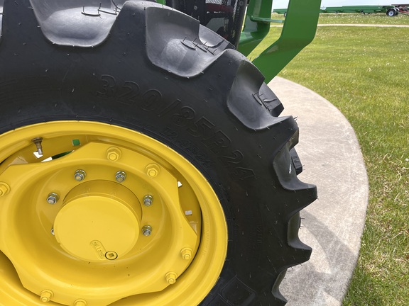 2025 John Deere 5095M - Photo14