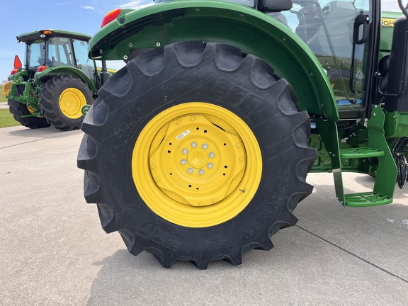 2025 John Deere 5095M - Photo16