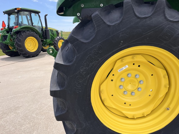 2025 John Deere 5095M - Photo17