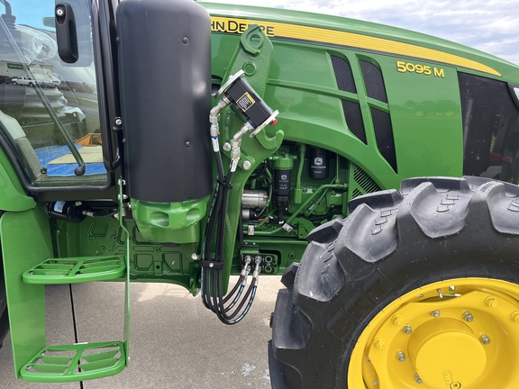 2025 John Deere 5095M - Photo30