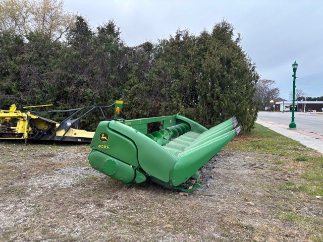 2009 John Deere 608C Image 2