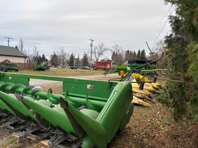 2009 John Deere 608C Image 3