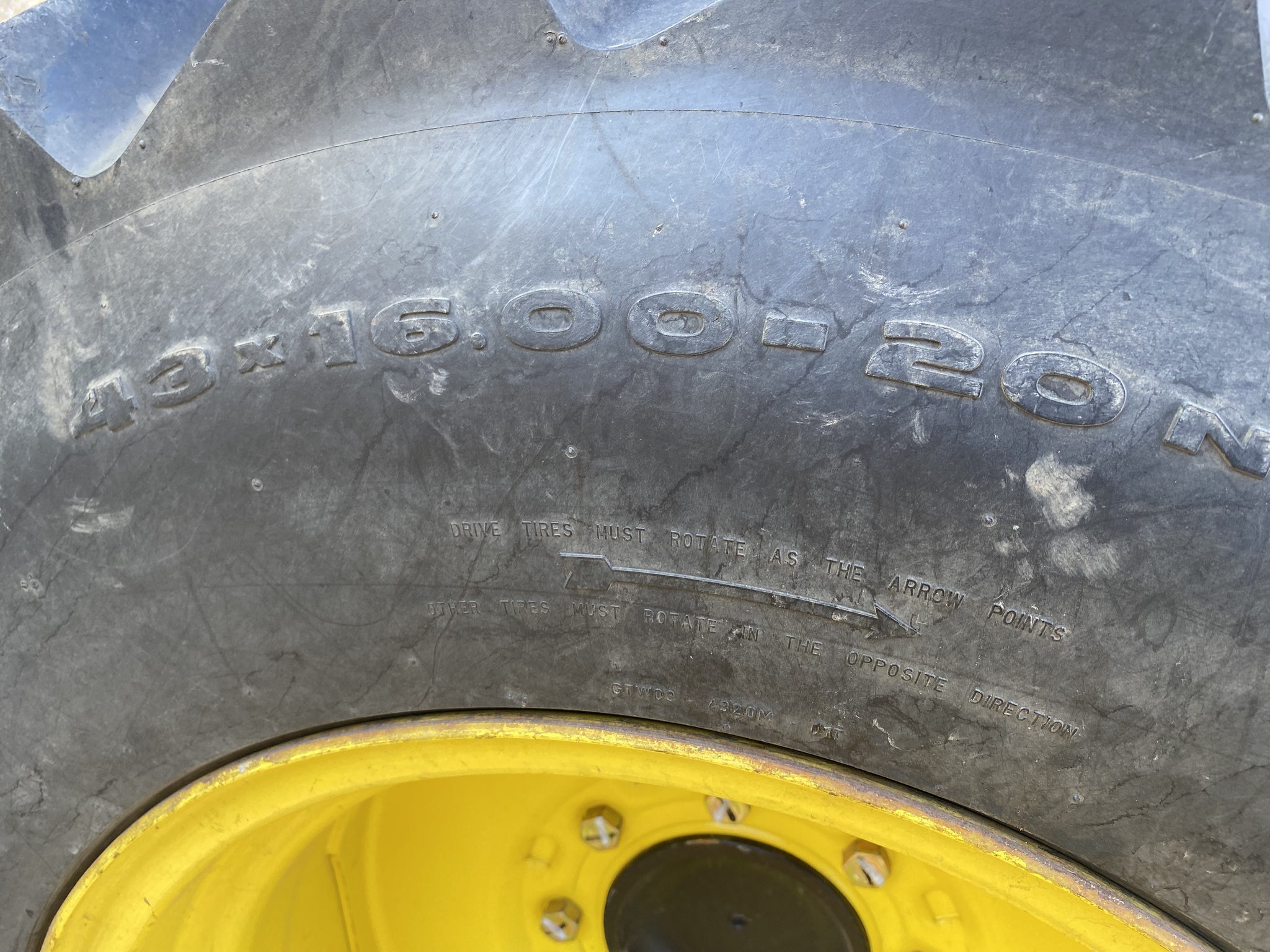 2011 John Deere 3520 Image 4