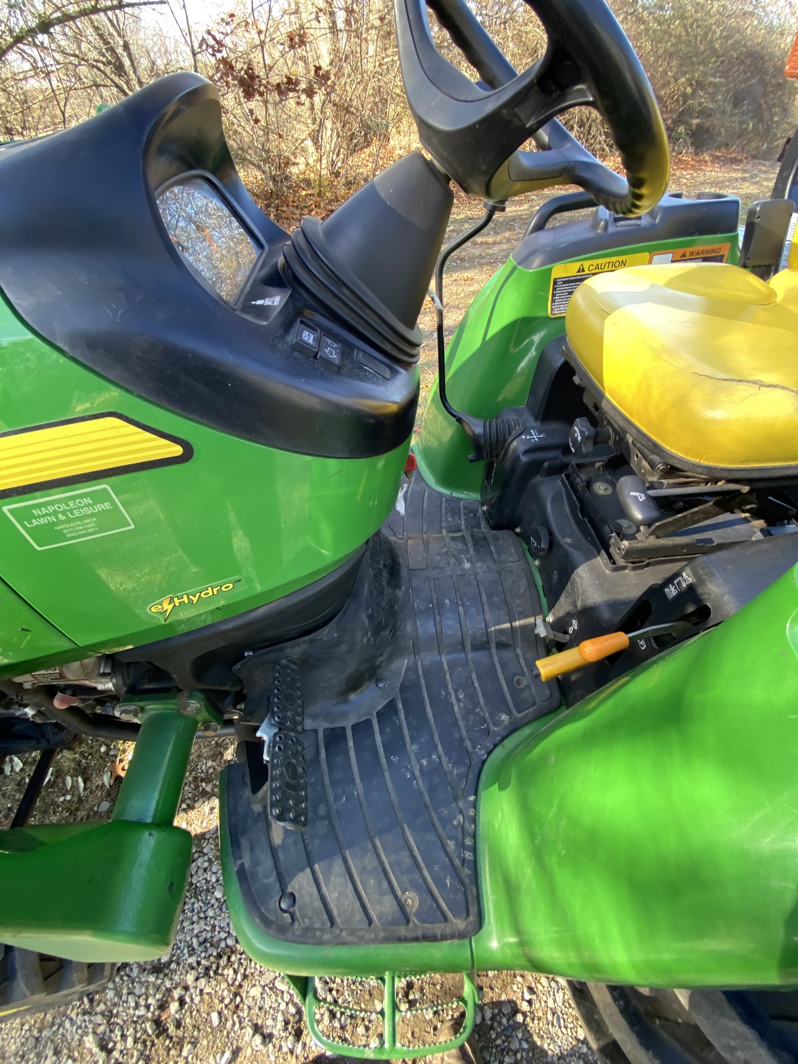 2011 John Deere 3520 Image 10