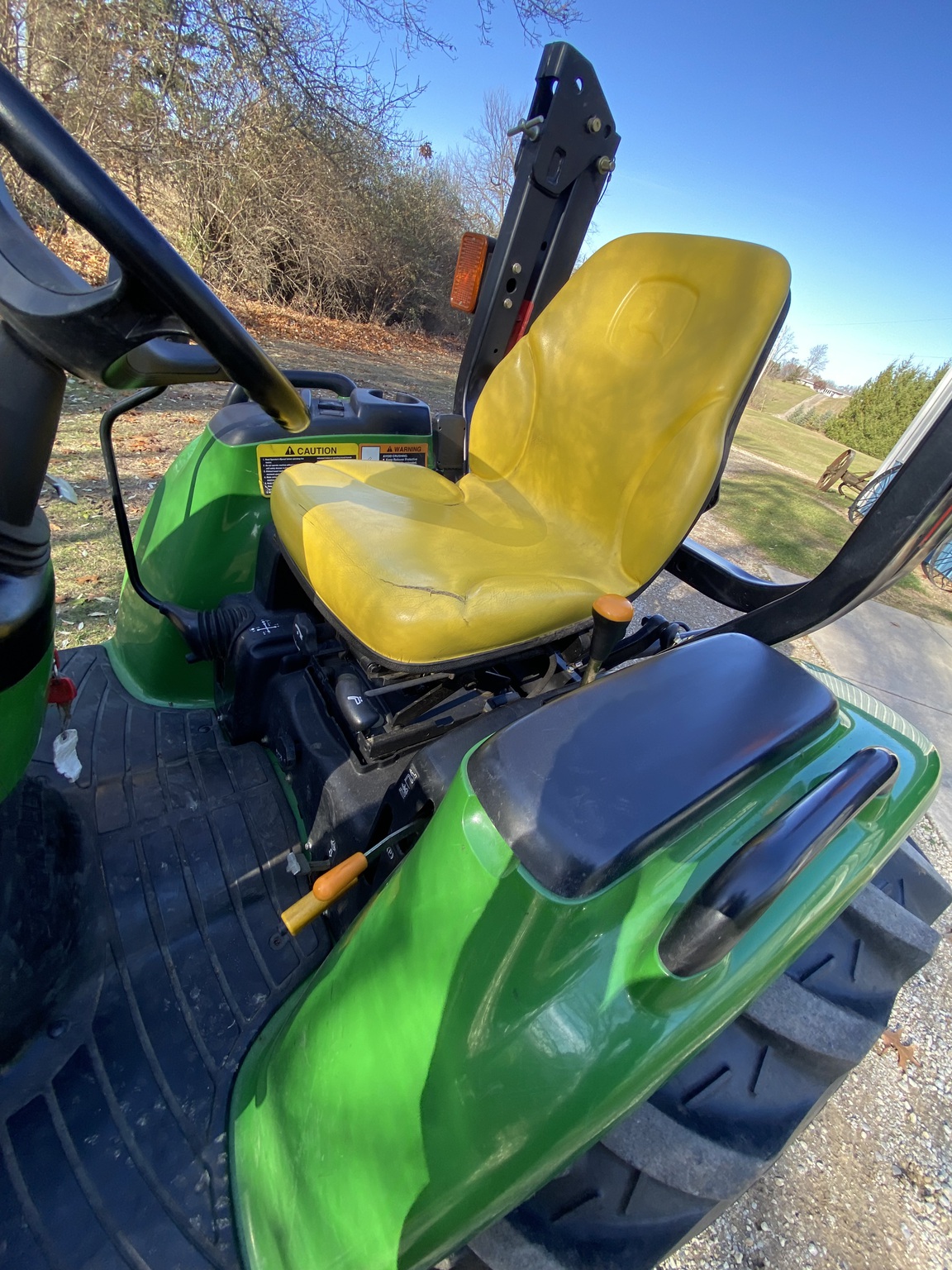 2011 John Deere 3520 Image 11