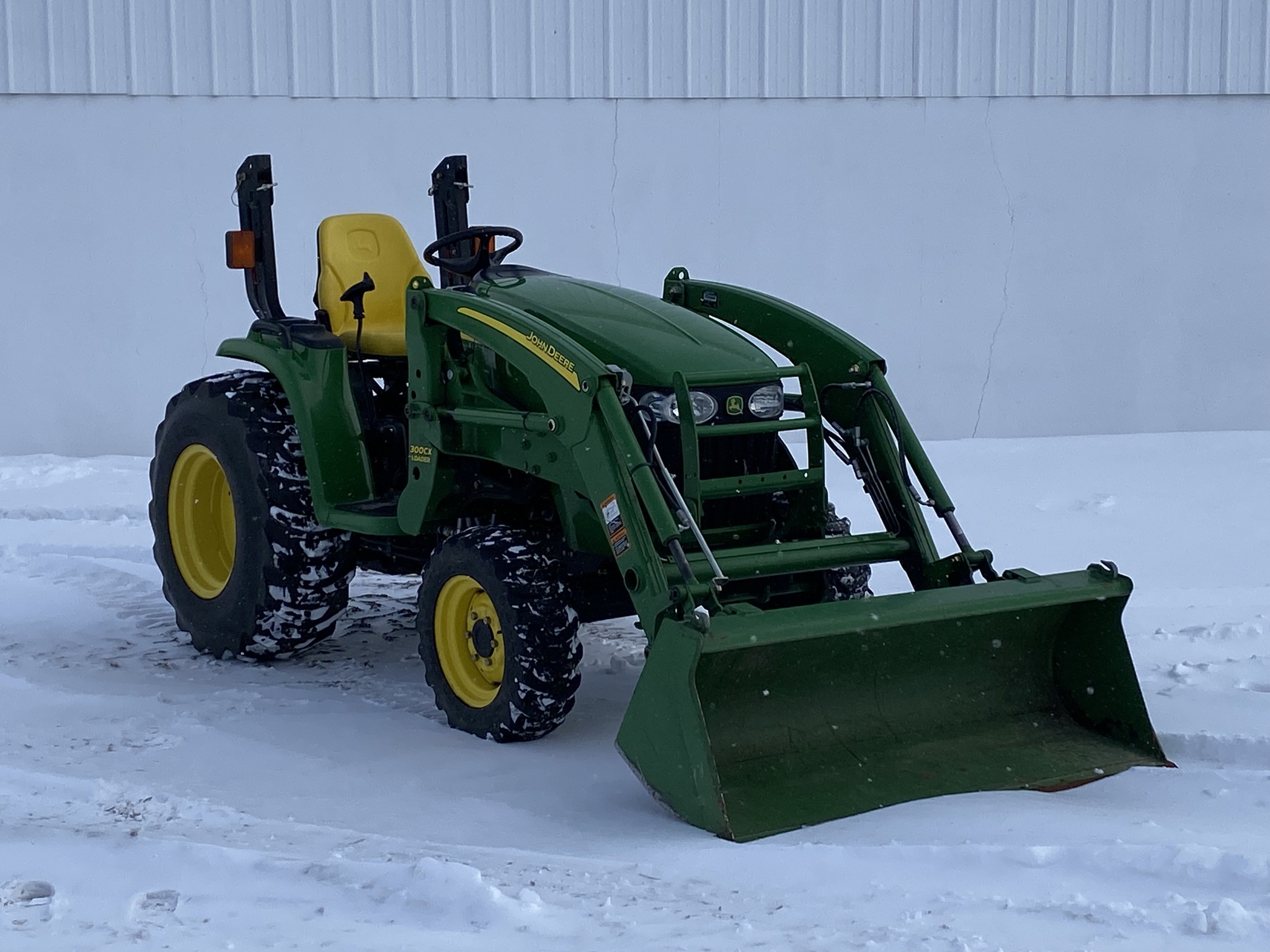 2011 John Deere 3520 Image 1