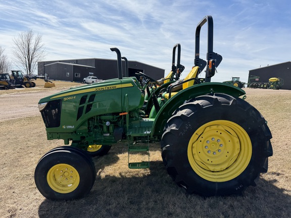 2025 John Deere 5060E - Photo5
