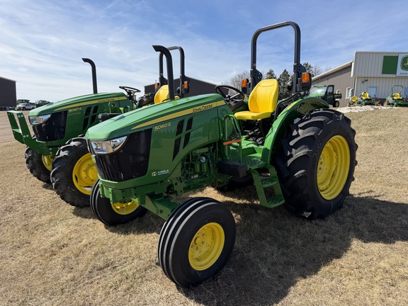 2025 John Deere 5060E - Photo6