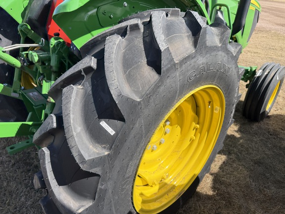 2025 John Deere 5060E - Photo12