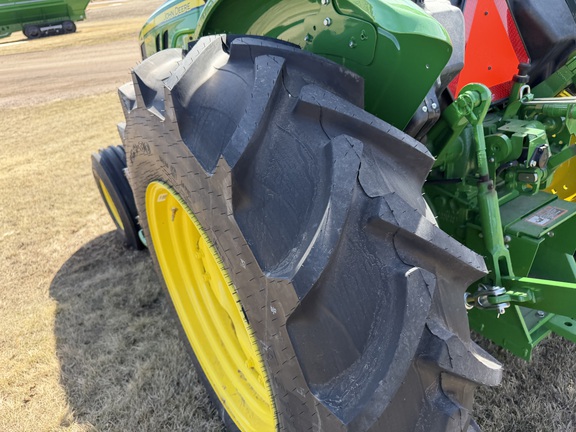 2025 John Deere 5060E - Photo13