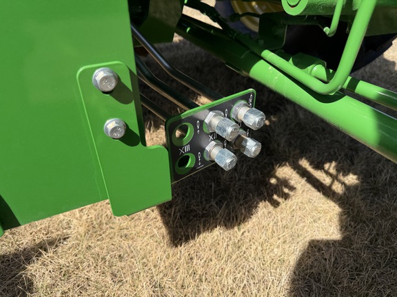 2025 John Deere 5060E - Photo15