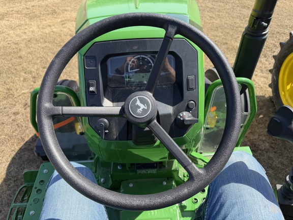 2025 John Deere 5060E - Photo21