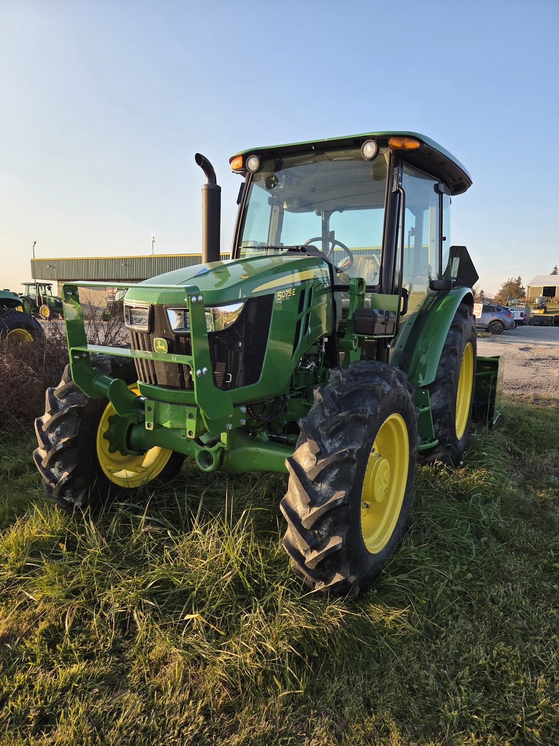2024 John Deere 5075E Image 4