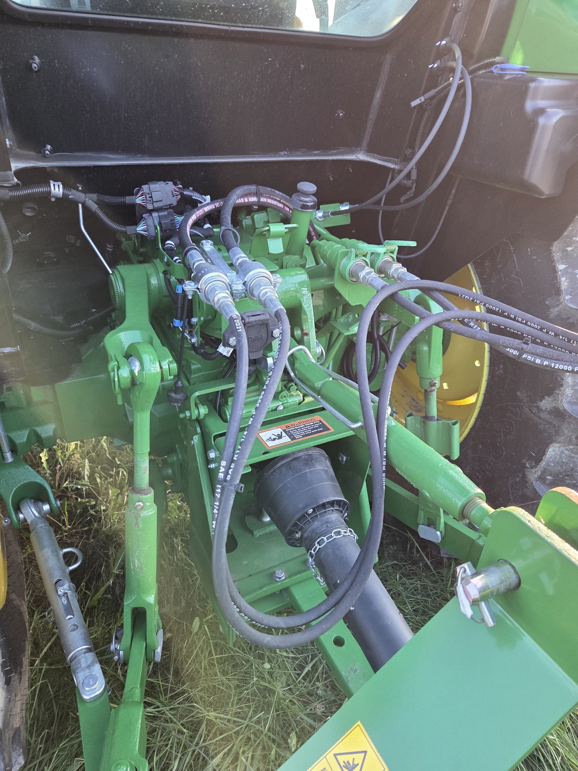 2024 John Deere 5075E Image 5