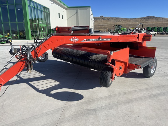 2025 Kuhn MM301 (3rd thumbnail)