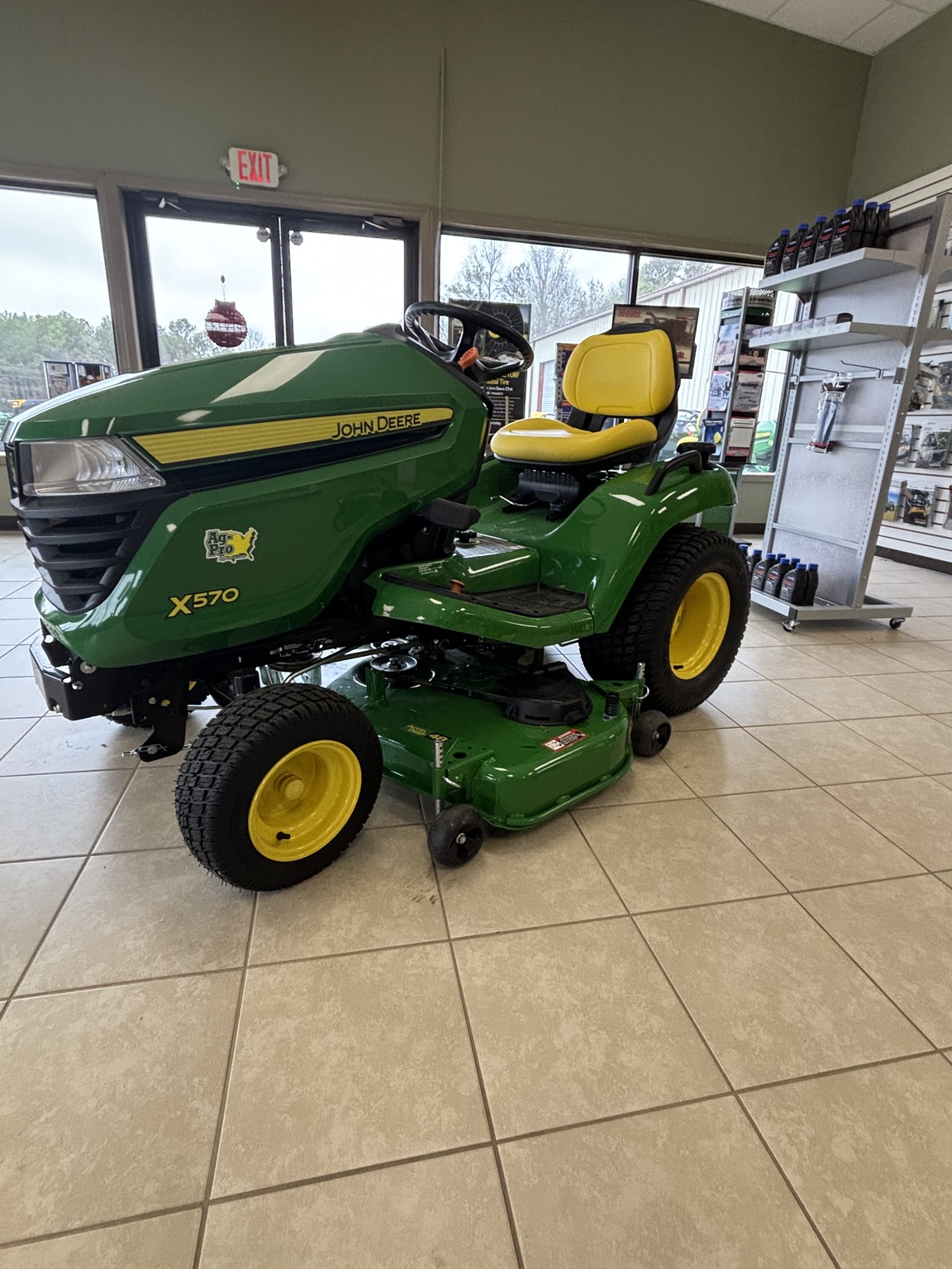 John Deere X570 Image 2