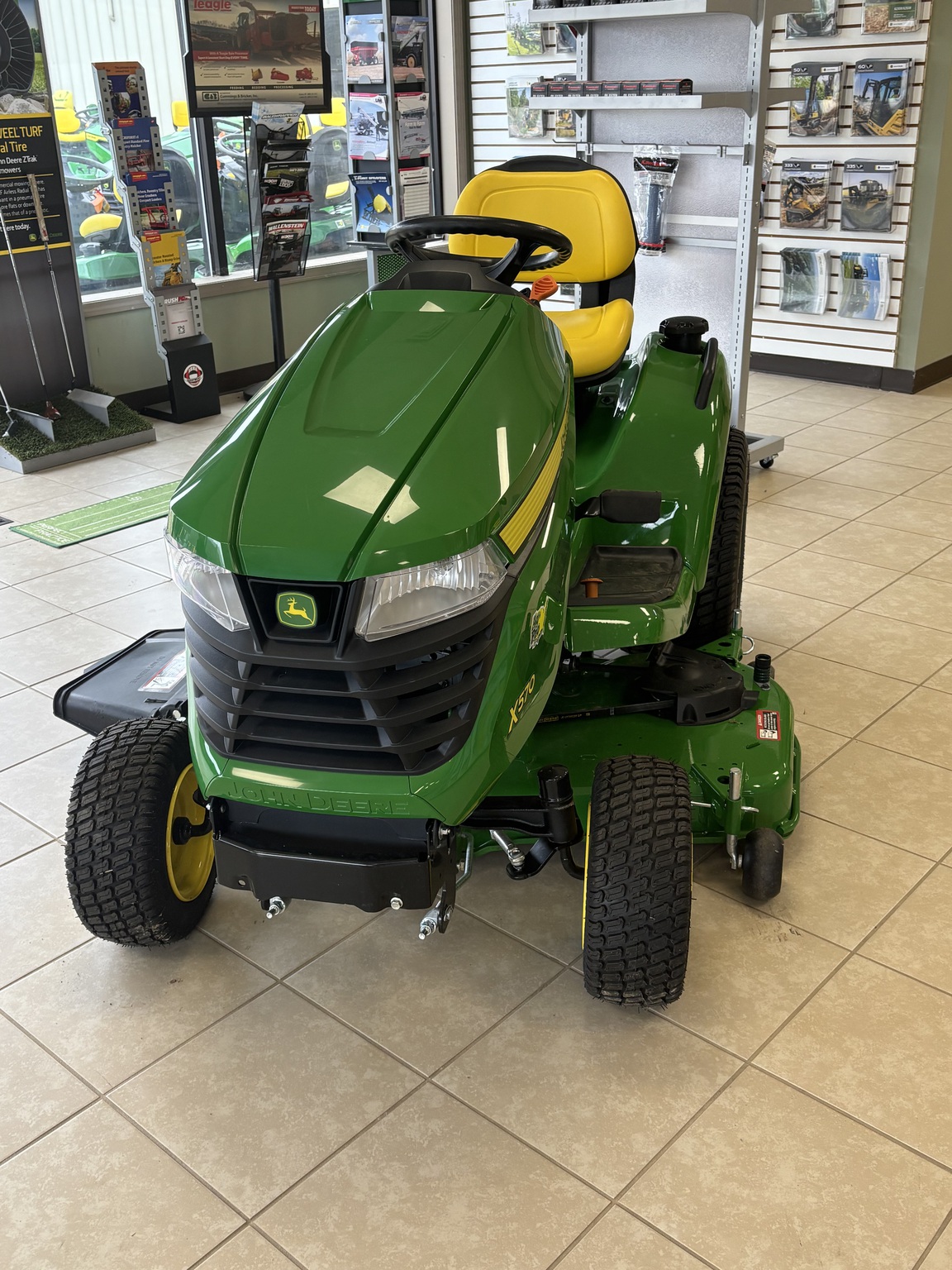 John Deere X570 Image 5