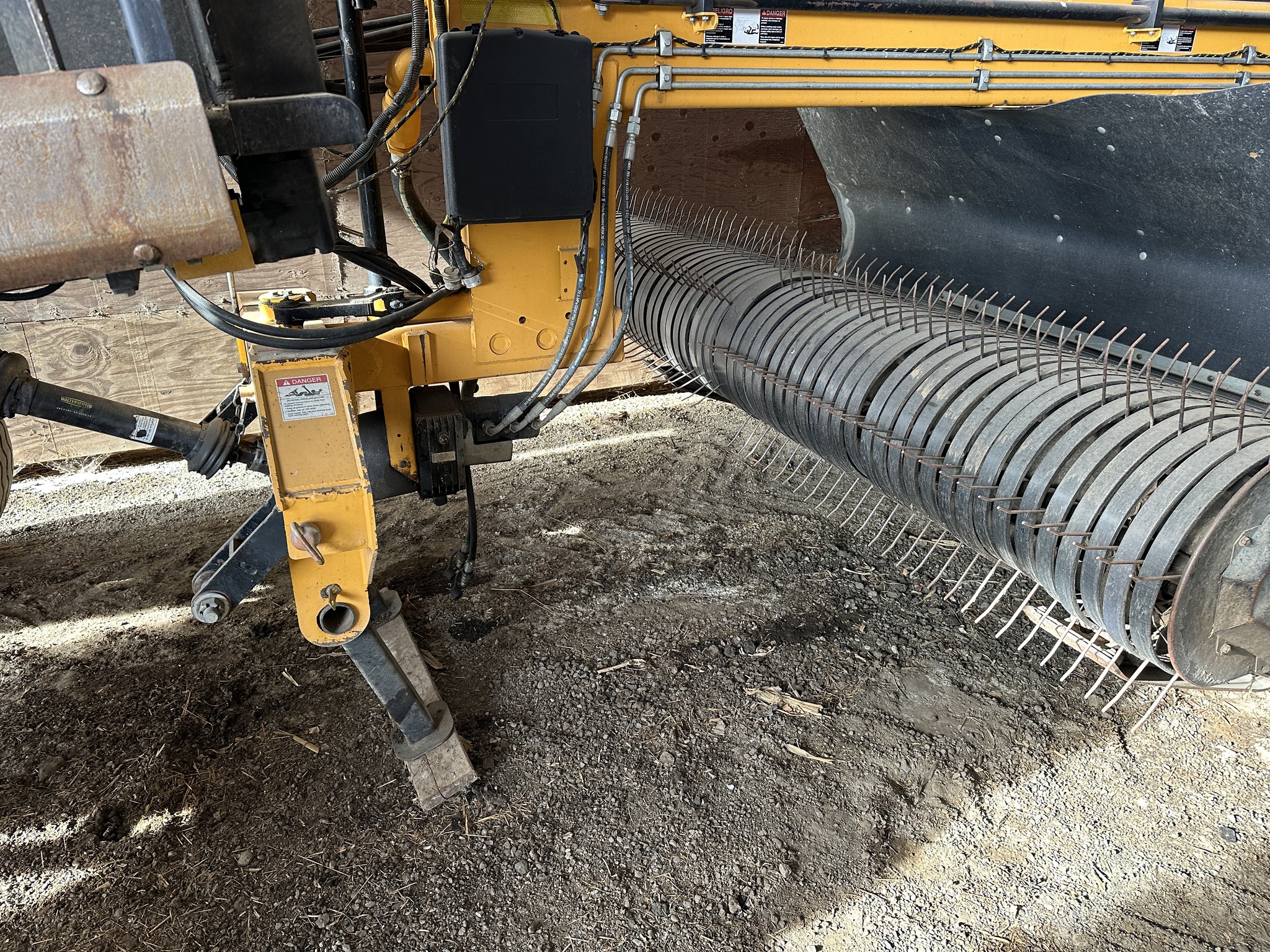 2014 Oxbo 334 Image 2