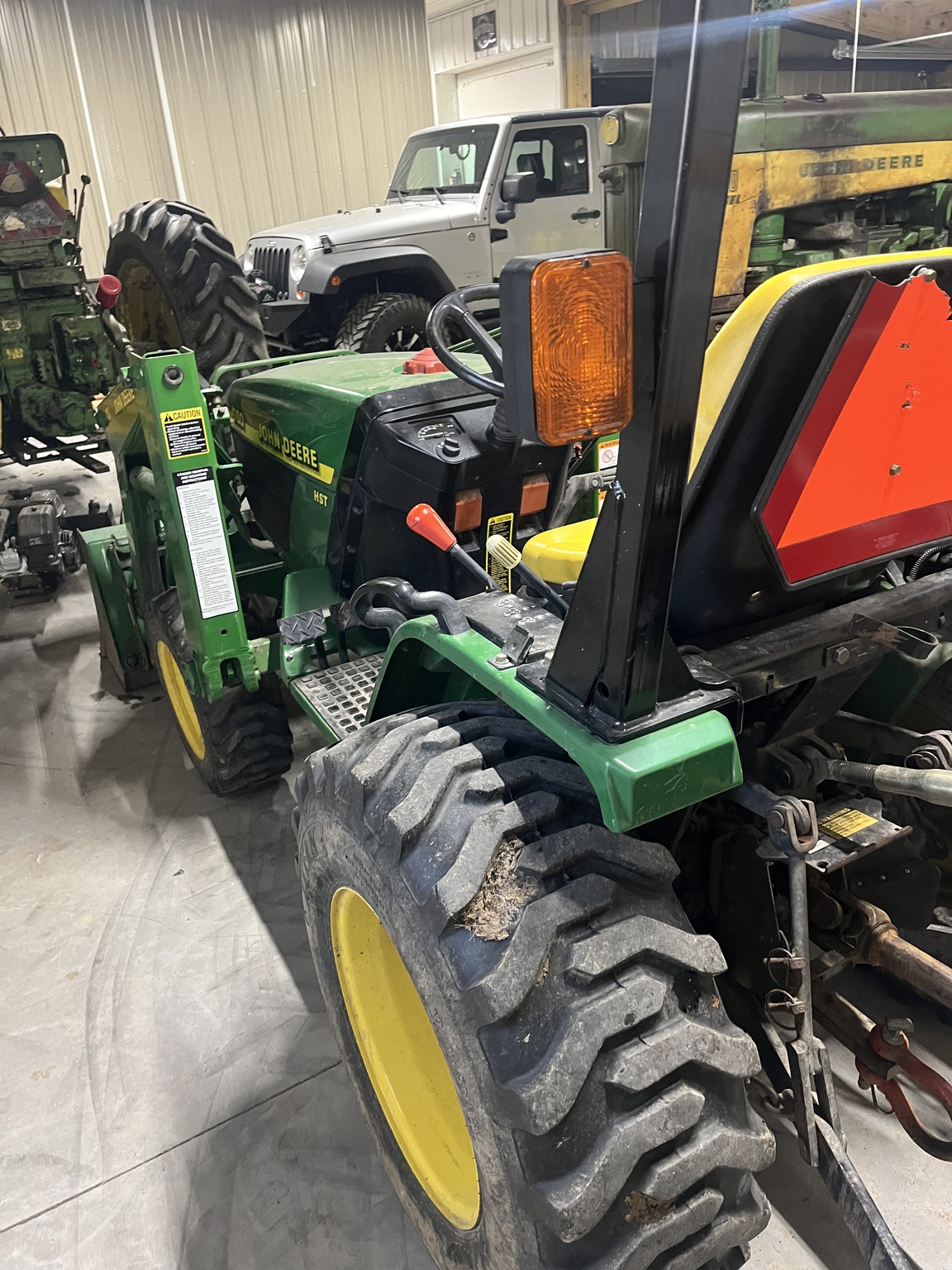 1998 John Deere 4100 Image 5