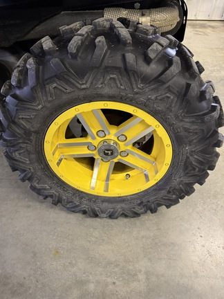 Photo of 2011 John Deere XUV 825I GREEN