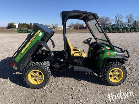 Photo of 2011 John Deere XUV 825I GREEN