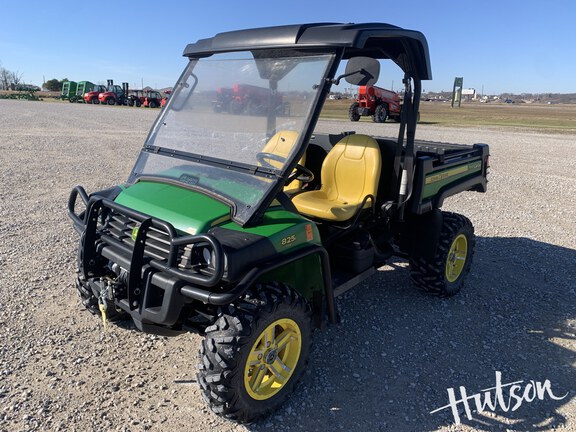 Photo of 2011 John Deere XUV 825I GREEN