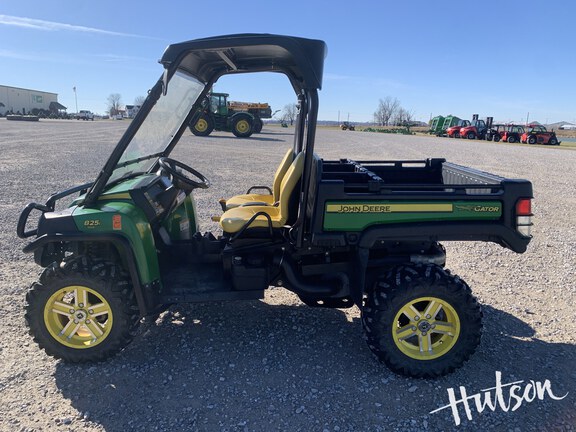 Photo of 2011 John Deere XUV 825I GREEN