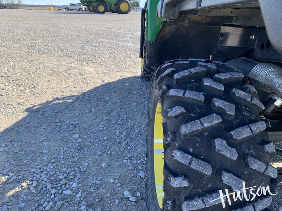 Photo of 2011 John Deere XUV 825I GREEN