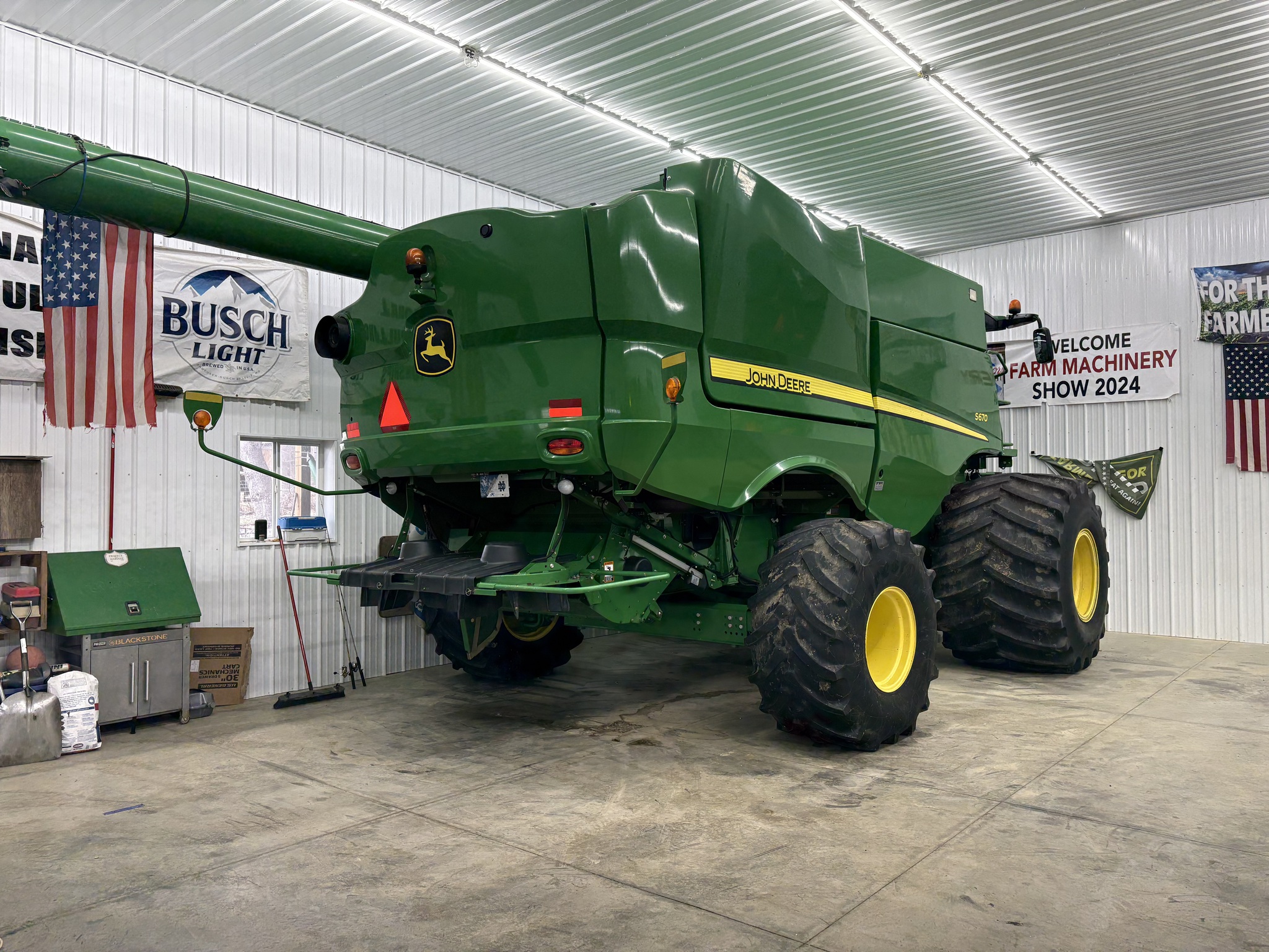 2014 John Deere S670 Image 1