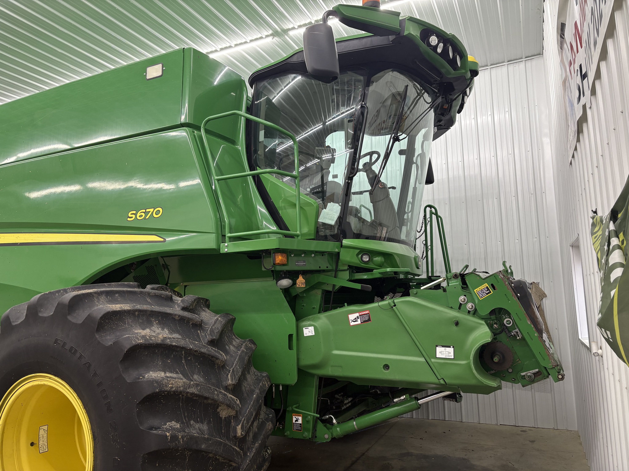 2014 John Deere S670 Image 2