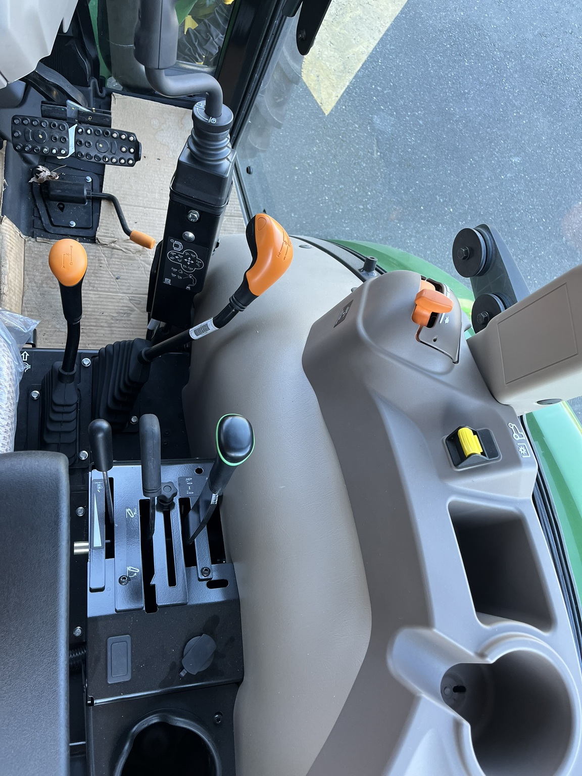 2024 John Deere 5060E Image 6