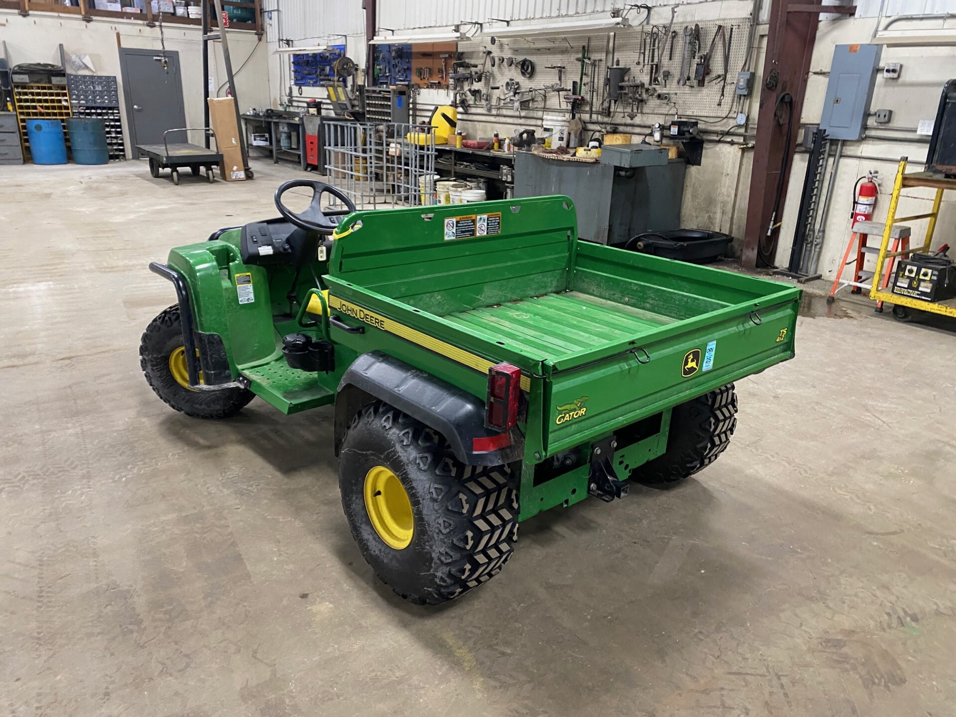 2021 John Deere TS 4X2 Image 3