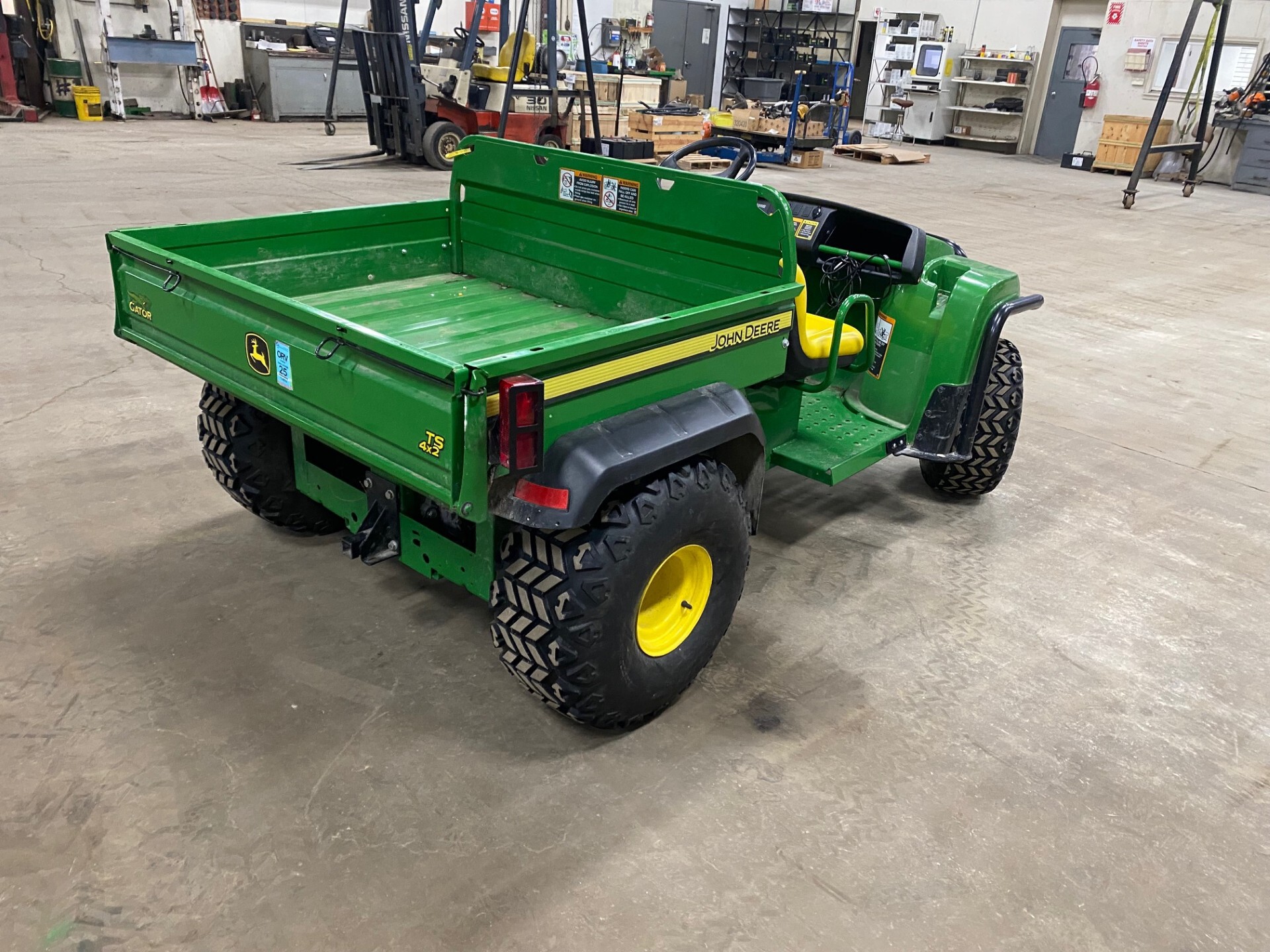 2021 John Deere TS 4X2 Image 5