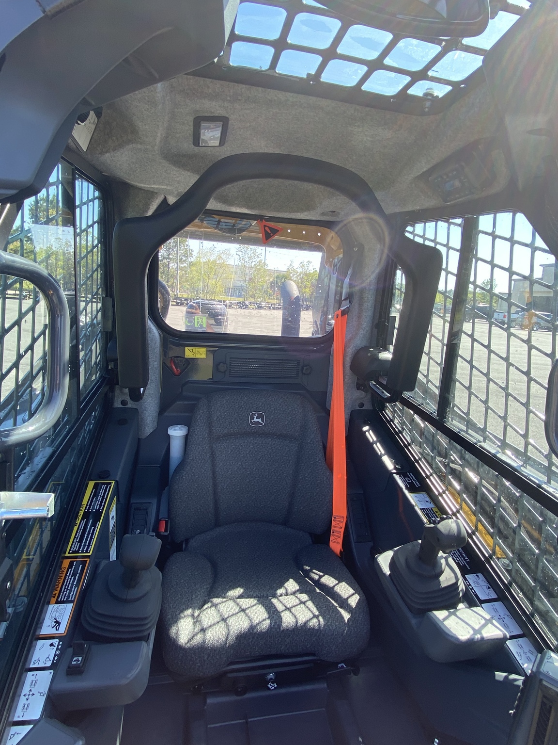 John Deere 325G Image 5