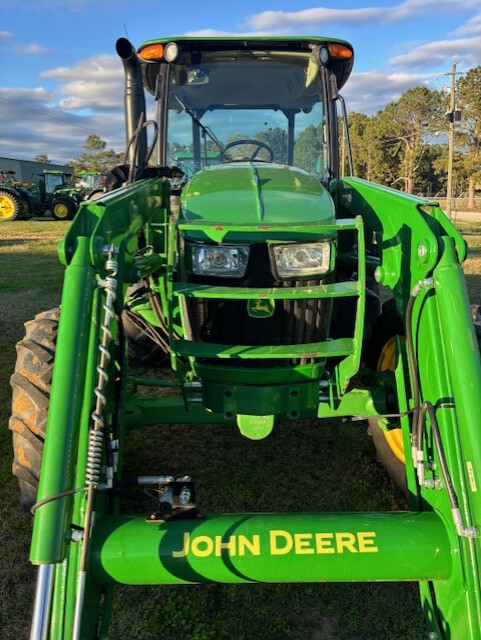 2024 John Deere 5100E Image 4