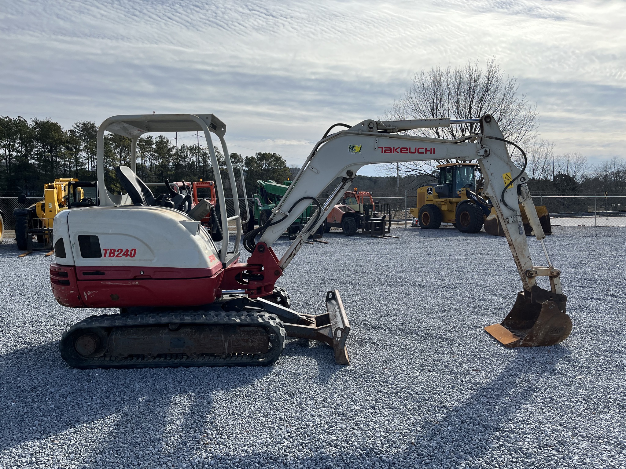 2020 Takeuchi TB240 Image 7