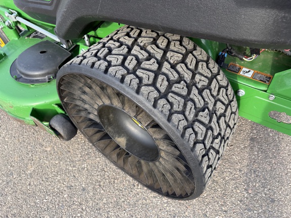 2021 John Deere Z930M - Photo13