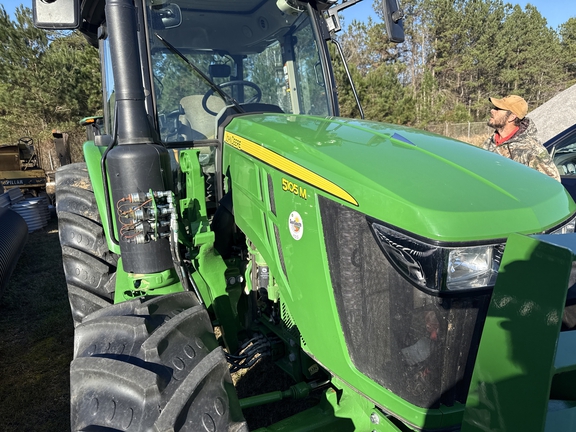 2024 John Deere 5105M Photo 3