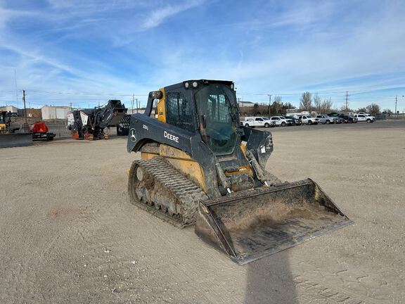 Photo of a 2023 John Deere 331G