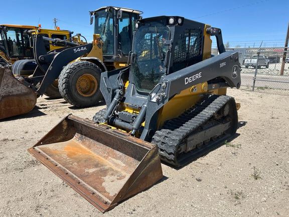 Photo of a 2023 John Deere 331G