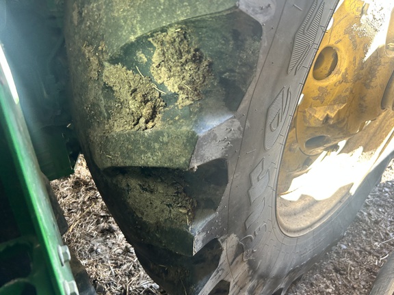 Photo of 2011 John Deere 7230R