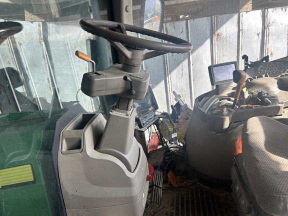 Photo of 2011 John Deere 7230R