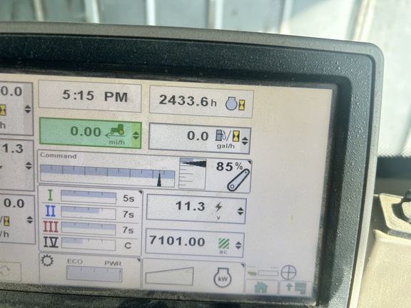 Photo of 2011 John Deere 7230R