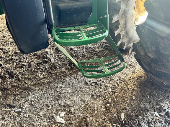 Photo of 2011 John Deere 7230R