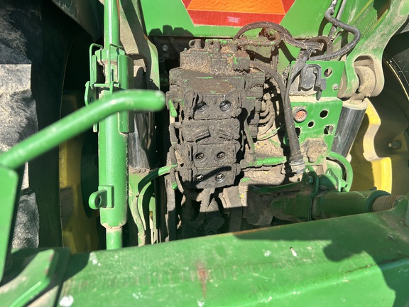 Photo of 2011 John Deere 7230R