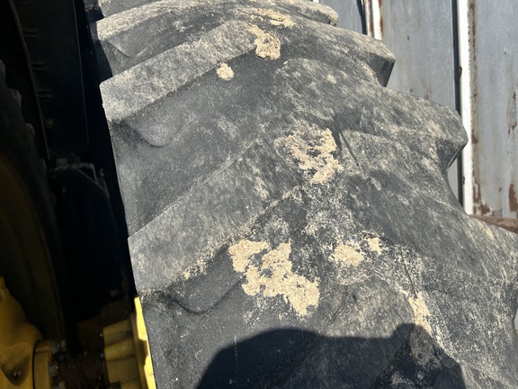 Photo of 2011 John Deere 7230R