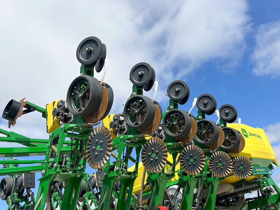 2023 John-Deere 1795